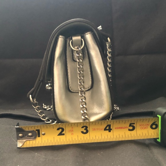 BCBG Small silver purse with chain strap. NWT! - Picture 6 of 10